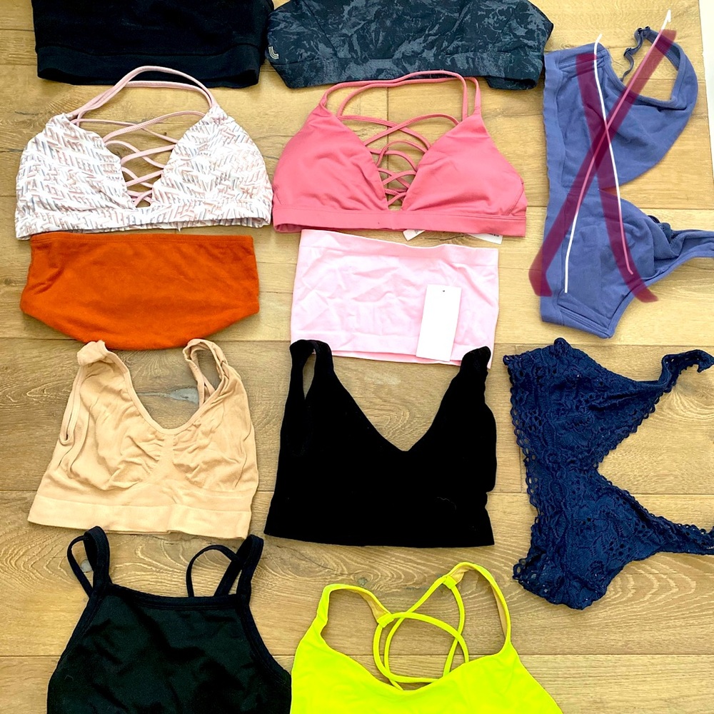 Lot of 11 sport bras!